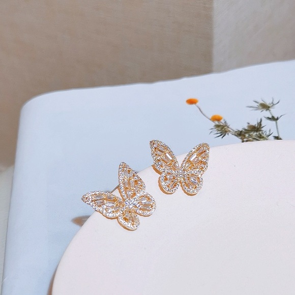 Jewelry - Butterfly earrings